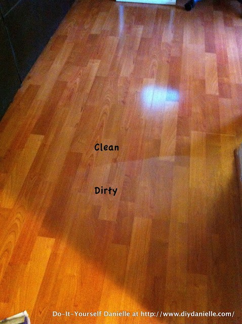 cleaning laminate floors with vinegar and alcohol