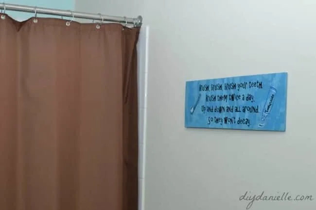 Completed Easy DIY bathroom sign