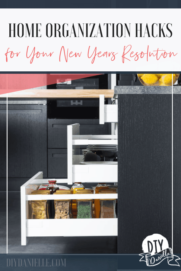 Tired of clutter? Get these home organization hacks and get started on your 2019 New Years resolution!