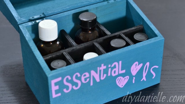 Essential oil organizer box