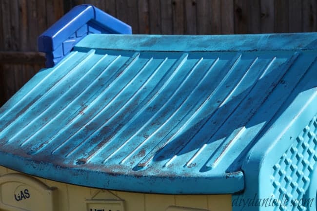 Faded roof after 1.5 years of rain, snow, and sunlight.