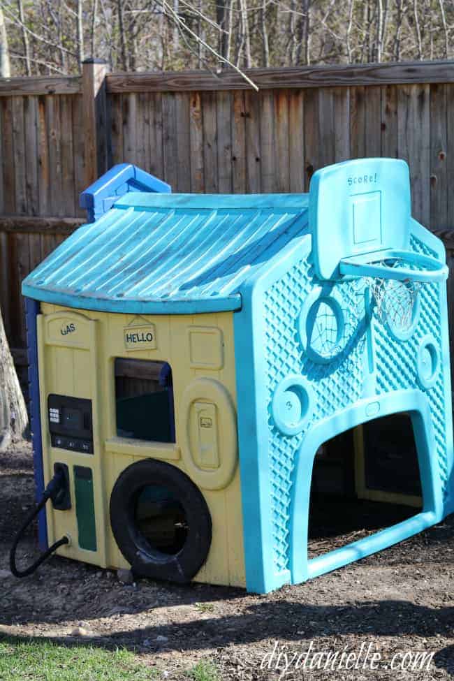 Painted Little Tikes Playhouse: After almost 2 years.