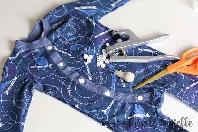 How to Install Snaps On Fabric With Pliers - Easy Peasy Creative Ideas