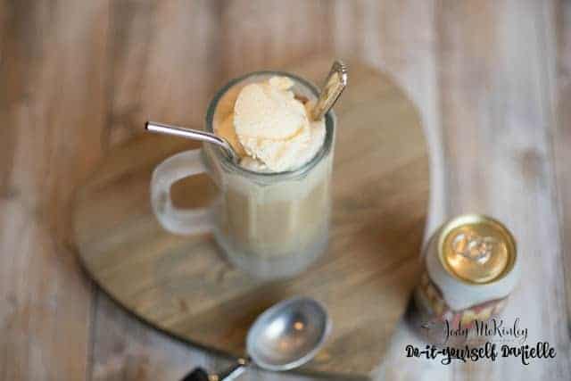 Delicious recipe for Rum Chata Root Beer Floats