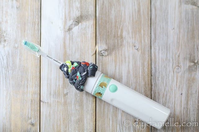 How To Clean Gunk Off An Electric Toothbrush [4 Simple Steps