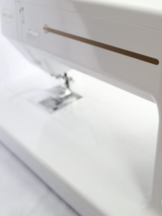 How to Choose a Sewing Machine Story - DIY Danielle®