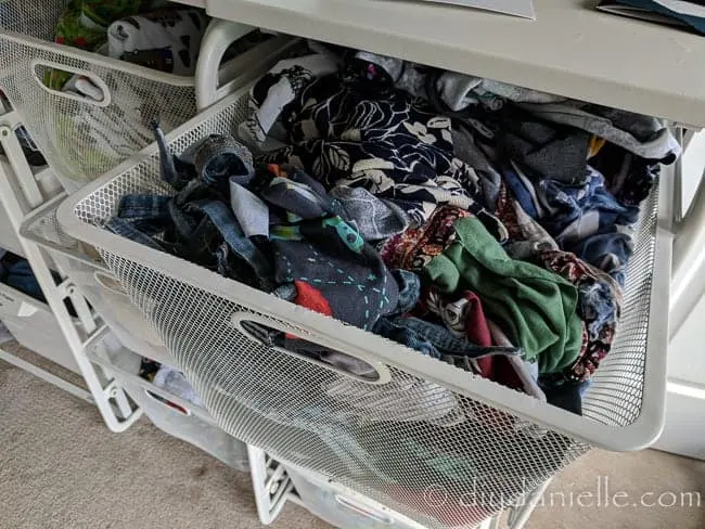 How to organize fabric scraps. I keep mine in a bin.