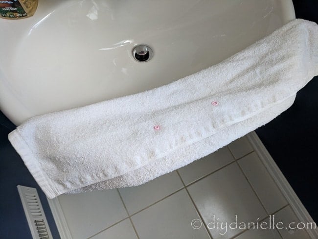 Do you find your hand towel keeps falling off its hook? We've got