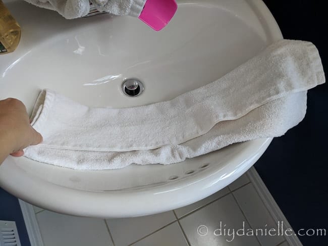 How to sew a hanging hand towel for your kitchen or bathroom 