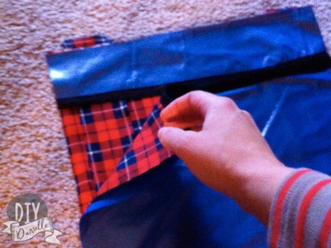 Layering fabric to sew a kitchen wet bag with no zipper.