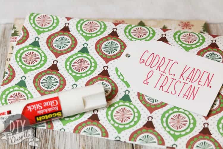 https://diydanielle.com/wp-content/uploads/2018/12/experience-gift-ideas-wrapping-7-of-10.jpg