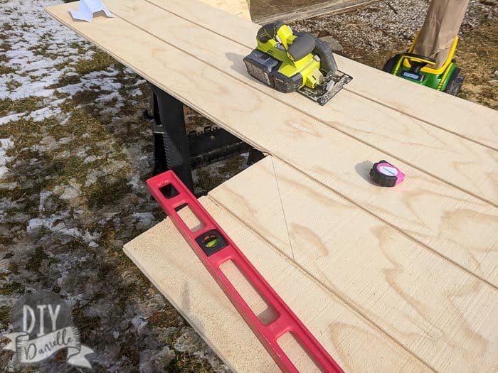 Cutting the side top pieces for the shed.