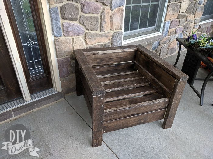 DIY Rustic Wood Chairs without the cushions on.