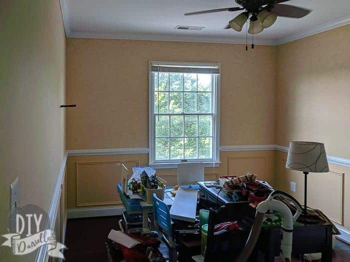 Tips For Painting Two Tone Walls With A Chair Rail Diy Danielle