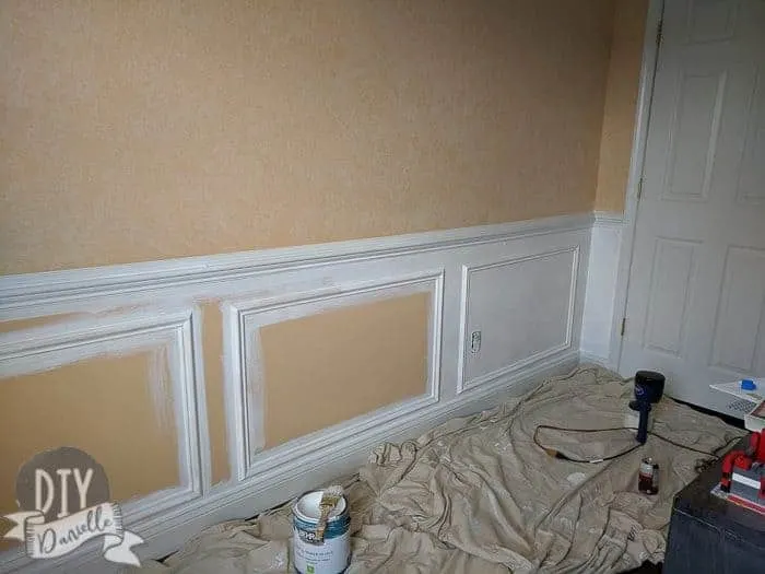 Tips For Painting Two Tone Walls With A Chair Rail Diy Danielle - Ideas For Painting Walls With Chair Rails