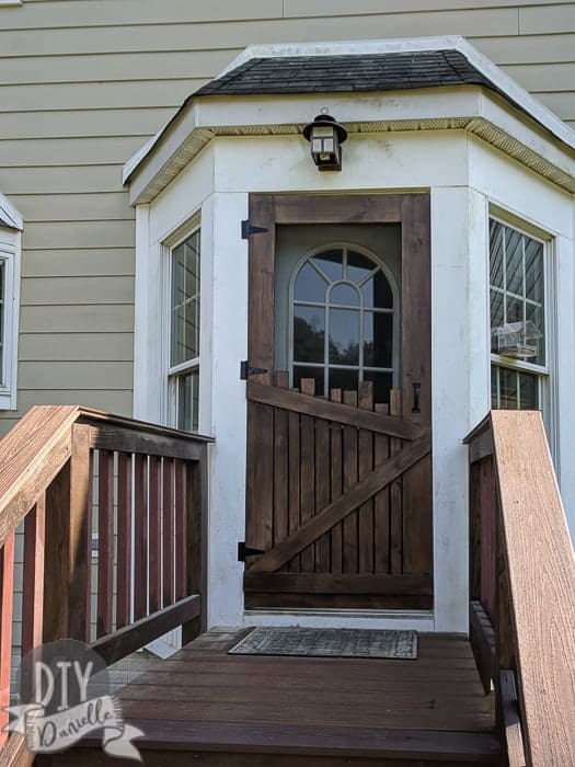 DIY Screen Door: The BEST Farmhouse Style wood screen door. 