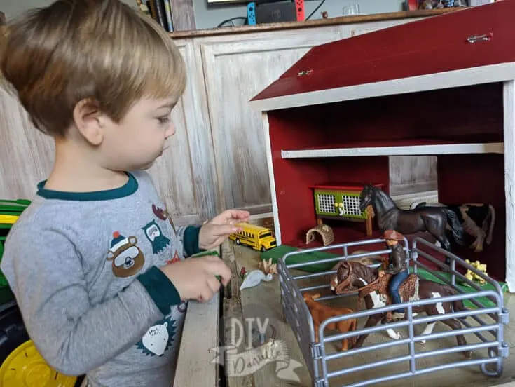 DIY Toy Barn from Wood Scrap: Get the FREE Plans
