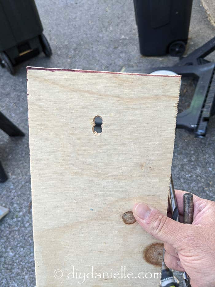 https://diydanielle.com/wp-content/uploads/2020/05/wood-bag-dispenser-5-of-5.jpg