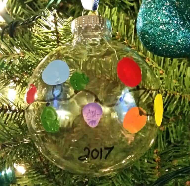 33 Amazing DIY Christmas Ornaments To Give As Gifts