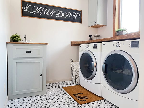 Easy DIY Laundry Room Countertop • Ugly Duckling House
