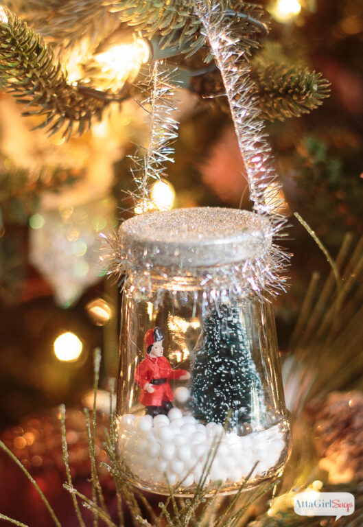 31 DIY Christmas Tree Decorations