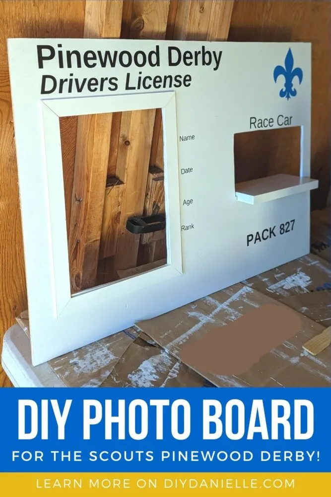 DIY pinewood Derby Photo Board for the Scouts Pinewood Derby. Learn more on DIYDanielle.com