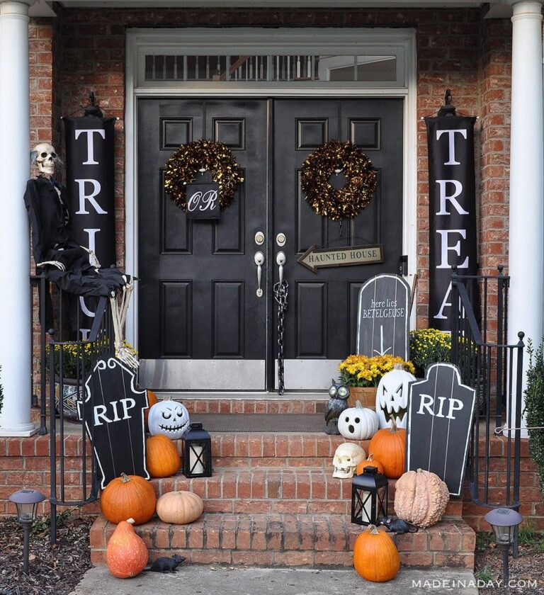 23 DIY Outdoor Halloween Decorations to Haunt Your Yard!