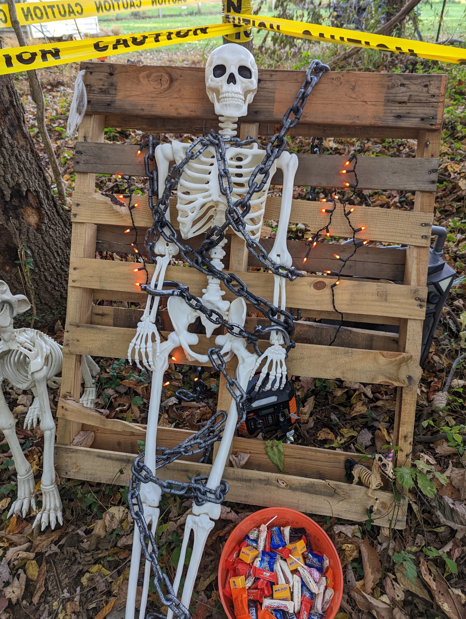 Outdoor Halloween Decorations Archives - DIY Danielle®, image size:1928x2560